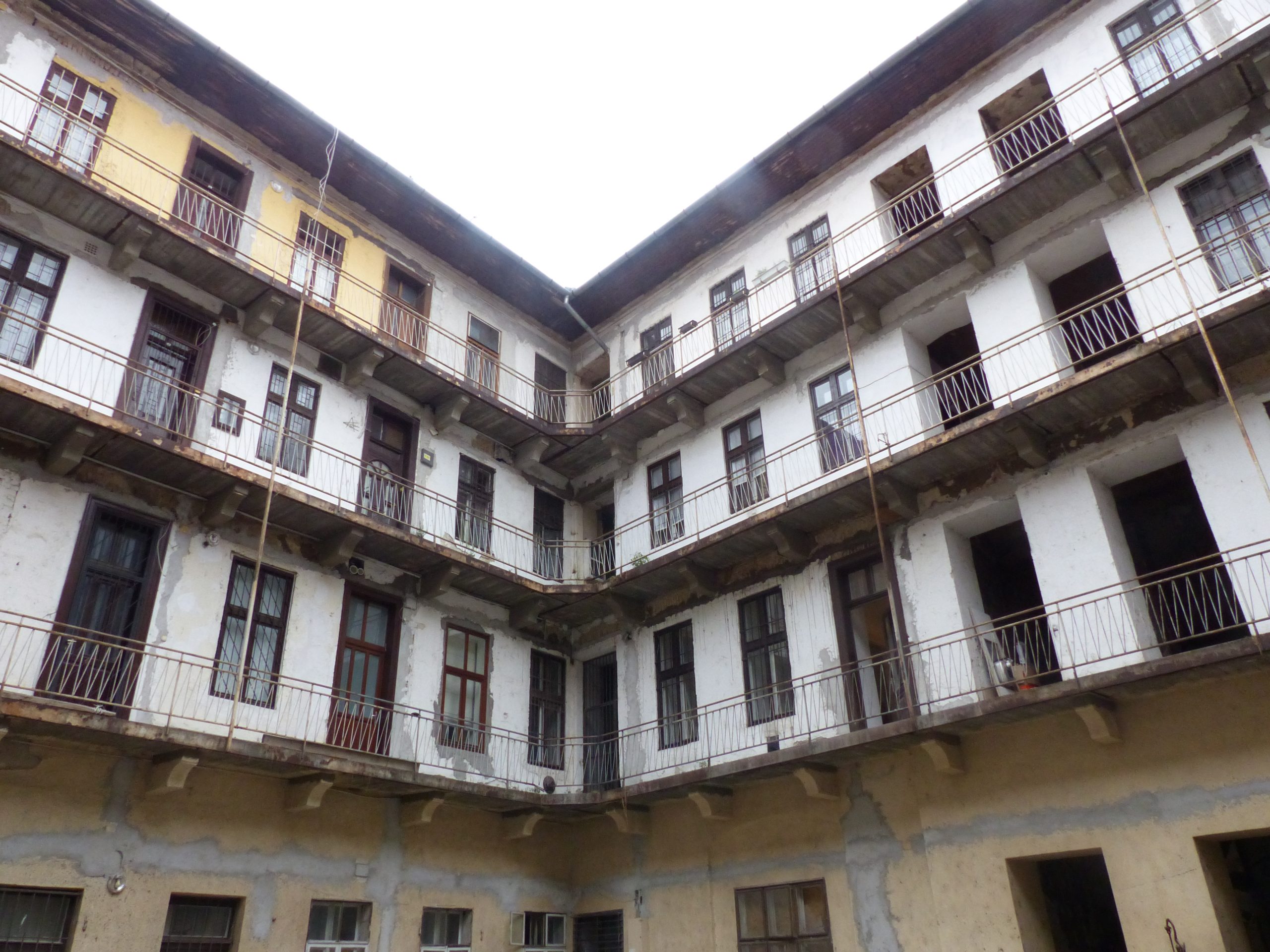 En este momento estás viendo MUSEO MEMORIAL DEL HOLOCAUSTO DE BUDADEST, HUNGRÍA